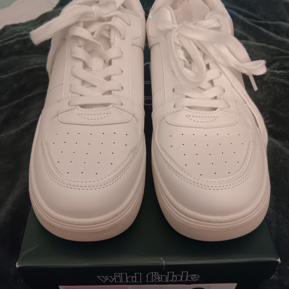 Wild Fable Women's White Sneakers size 11 foam.  Wore for 6 hours.